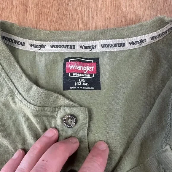 Wrangler Workwear Henley Shirt L Green Pocket Short Sleeve Cotton - Picture 4 of 6